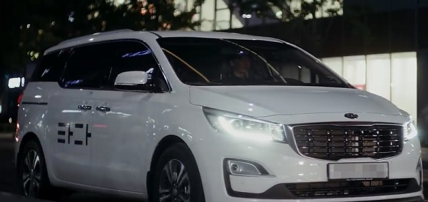 택시업계 타다 고발에 맞불 택시업계가 렌터카 기반 실시간 차량호출 서비스 타다 검찰 고발에 대해 이재웅 쏘카 대표는 법적 대응을 검토하고 있다고 밝혔다. /페이스북 타다 캡처