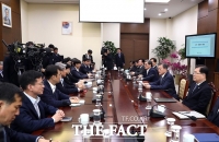  [TF확대경] 靑 vs 한국당, 5·18  대립…文대통령 
