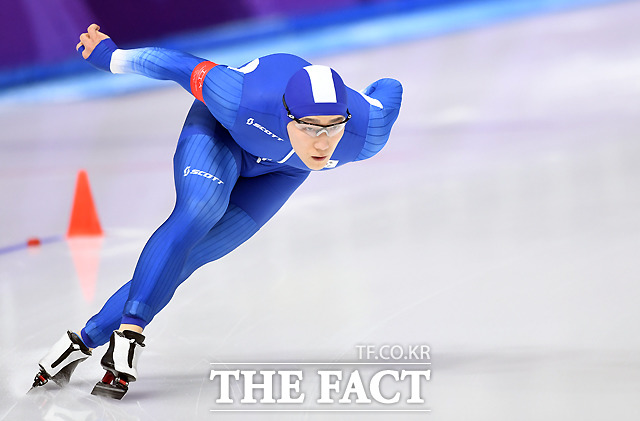 경륜 선수로 변신한 밴쿠버동계올림픽 금메달리스트 모태범의 역주 장면./임영무 기자