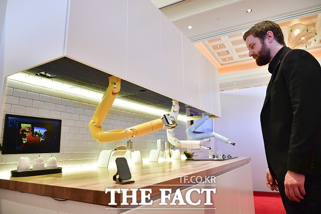 삼성전자가 현지 시간으로 18일 미국 라스베이거스에서 열리는 KBIS 2019 전시회 개막에 앞서 앙코르 호텔에 약 396㎡ 규모의 별도 전시관을 마련하고 삼성 테크놀로지 쇼케이스를 공개했다. /삼성전자 제공