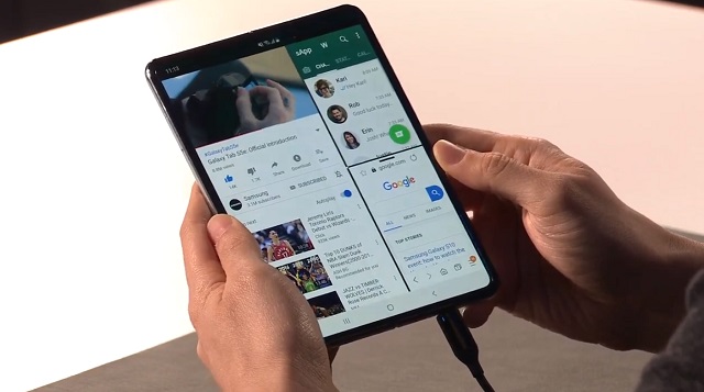 갤럭시 폴드는 멀티 액티브 윈도우와 앱 연결 사용성 등을 지원, 화면을 분할해서 사용할 수 있을 뿐만 아니라 여러 개의 애플리케이션을 동시에 사용할 수 있다. /삼성 갤럭시 언팩 2019 영상 캡처