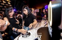  삼성전자, 싱가포르서 '갤럭시 S10' 신고식…글로벌 마케팅 '시동'