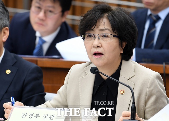 지난해 말 환경부가 작성한 산하기관 임원 사퇴 동향 문건이 공개되면서 정치권에서 이른바 환경부 블랙리스트 의혹이 확산하고 있다. 사진은 환경부 블랙리스트 의혹의 핵심 당사자인 김은경 전 환경부 장관. /이새롬 기자