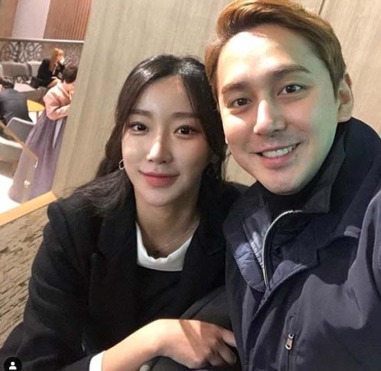 송다예(왼쪽)과 김상혁은 오는 4월7일 결혼식을 올린다. /송다예 인스타그램