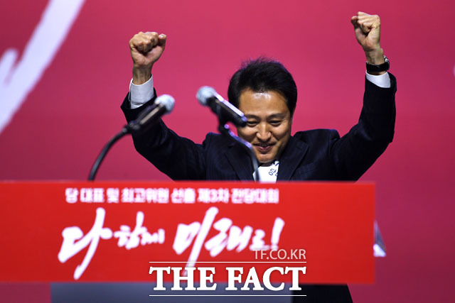 자유한국당 당 대표에 도전하는 오세훈 전 서울시장이 27일 오후 경기도 고양시 킨텍스에서 열린 자유한국당 제3차 전당대회에 참석해 정견발표를 하고 있다./고양=남윤호 기자