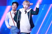  하성운, '하늘새' 손잡고 훨훨 날아가는 'BIRD'(종합)