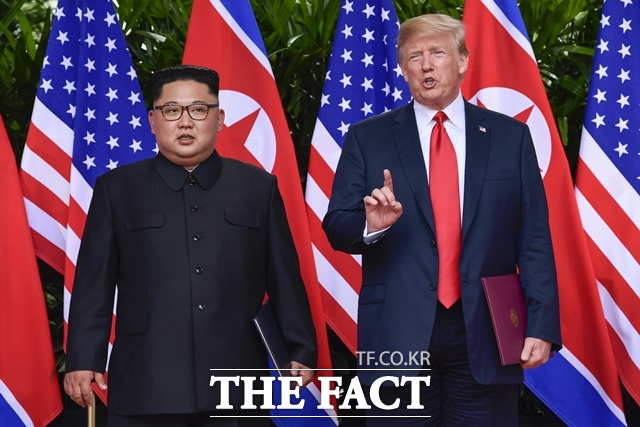 김정은 북한 국무위원장과 도널드 트럼프 미국 대통령의 확대 정상회담이 종료됐다. 이후 두 정상은 업무 오찬 자리를 갖게 된다./뉴시스