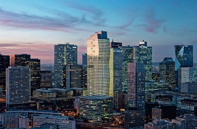 미래에셋대우가 프랑스 파리의 랜드마크 마중가타워 인수를 위한 우선협상대상자로 선정됐다. 이번 매입가는 1조830억 원으로 알려졌다. /미래에셋대우 제공