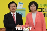 [TF포토] 이정미 대표 예방하는 황교안 자유한국당 대표