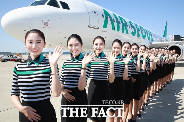 에어서울이 오는 13일 오후 6시까지 올해 첫 신입 캐빈승무원 공개 채용 접수를 시행한다고 5일 밝혔다. /에어서울 제공