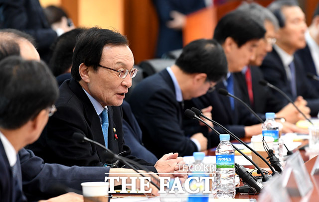 앞서 이해찬 더불어민주당 대표는 지난 1월 증권사·자산운용사 사장단과 함께 증권거래세 축소·폐지 등 자본시장 현안에 대해 논의했다. /임세준 기자