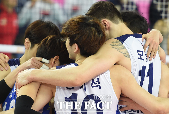 7일오후 7시에 인천계양체육관에서 열리는 2018-19시즌 V리그 남자부 대한항공-우리카드전을 대상으로 한 배구토토 매치 30회차 투표율 중간집계 결과, 참가자들은 홈팀 대한항공의 압도적인 승리를 예상하는 것으로 나타났다./더팩트DB