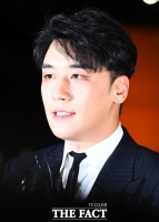  승리 카톡, 유명 연예인도 포함…내용이 뭐길래