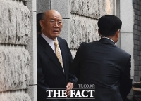  전두환, 재판 출석 위해 광주로 출발…이순자 함께