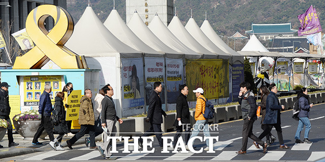 서울 광화문 광장에 설치된 세월호 천막/이덕인 기자