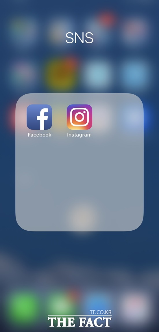 13일 오전 1시쯤부터 페이스북과 인스타그램에서 접속 오류가 발생했다. /페이스북·인스타그램 앱 화면 캡처