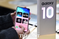  삼성전자, 흥행 청신호 켠 '갤럭시S10' 업고 中·日 부진 떨치나