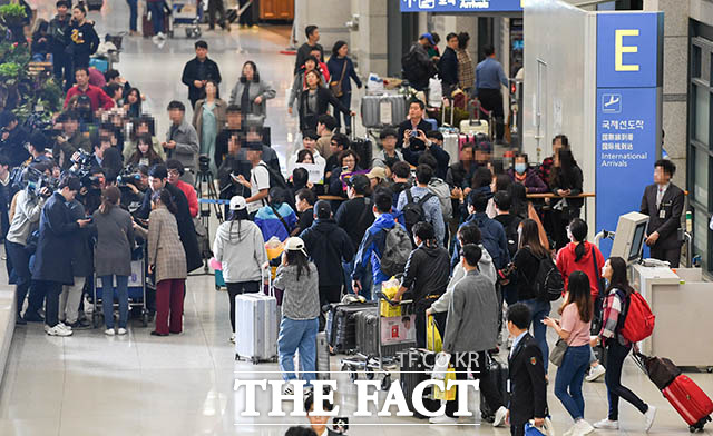 하나투어가 패키지 상품을 구매한 여행객을 버려두고 떠났다는 소식이 전해지자 네티즌이 하나투어를 향해 맹비난을 쏟고 있다. 사진은 기사의 특정사실과 무관함 /더팩트DB