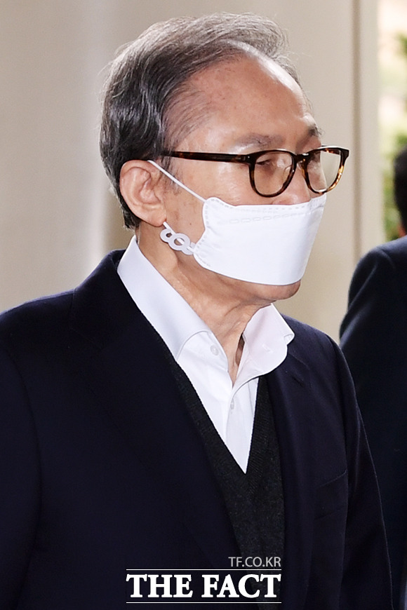 급하게 쓴 미세먼지 마스크