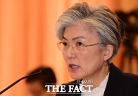  외교·안보라인 교체 요구에 강경화 '책임질 일이 있으면 책임지겠다'