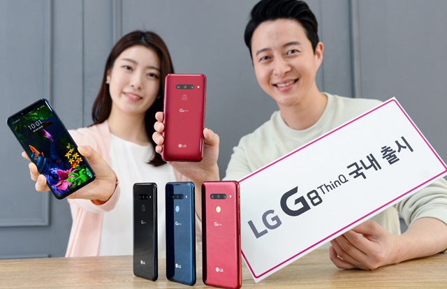 LG전자는 22일 이동통신 3사와 자급제 채널을 통해 새 전략 스마트폰 G8 씽큐를 국내 출시한다. /LG전자 제공