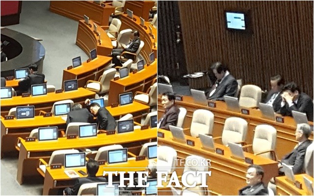 국회 대정부 질문이 한창인데도 불구하고 잡담을 하거나 잠을 자는 의원들이 태반이었다.