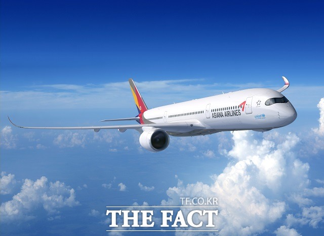 아시아나항공이 22일 지난해 재무제표 등에 대해 감사범위 제한으로 인한 한정 감사의견을 받은 것과 관련해 이를 시일 내 재감사를 신청해 회계법인이 제시한 한정 의견 사유를 신속히 해소할 것이다고 밝혔다. /아시아나항공 제공