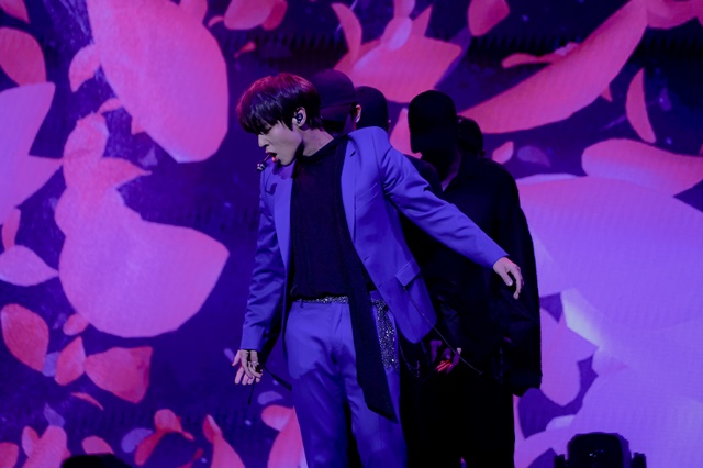 박지훈은 솔로 데뷔 앨범 OCLOCK 을 들고 가요계에 복귀했다. 앨범은 26일 오후 6시에 공개됐다. /마루기획 제공