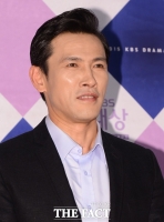  유오성, 소속사 생겼다…뉴엠파이어와 전속계약 체결