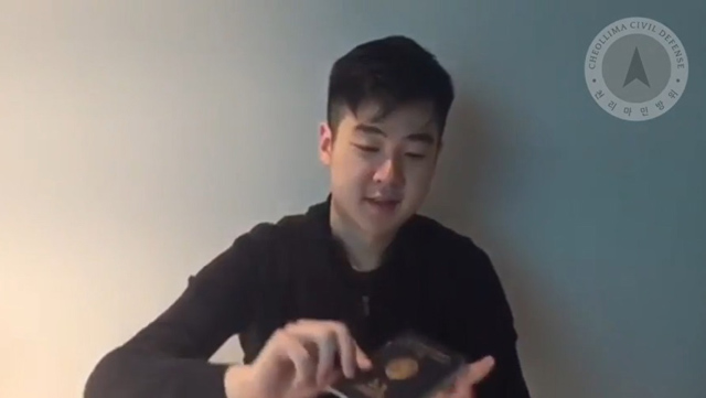 유튜브를 통해 자신의 아버지가 살해당한 이후의 상황을 알리고 있는 김한솔 군의 모습. /천리마민방위 유튜브