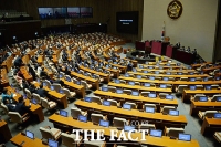  공직자 재산공개, 국회의원 평균 24억… 文대통령 20억