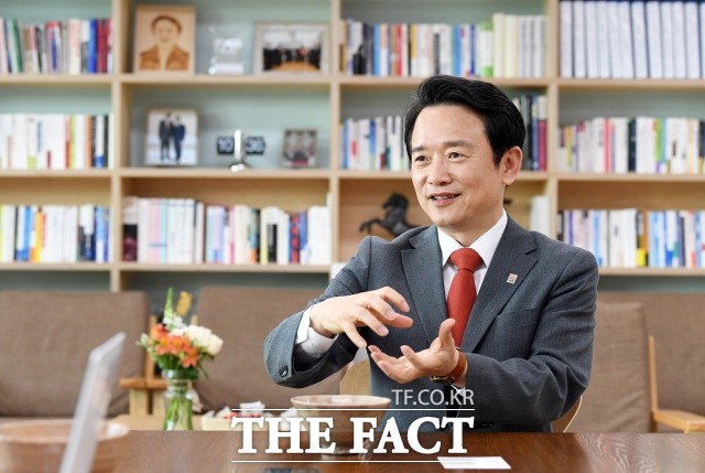 남경필 전 경기도지사가 29일 정치를 떠난다고 전격 발표했다. /임영무 기자