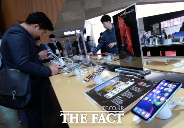 29일(현지 시간) 애플의 하드웨어 엔지니어링 담당 댄 리시오 부사장은 에어파워는 우리의 높은 기준을 성취하지 못해 결국 프로젝트를 취소하게 됐다라고 말했다. /더팩트 DB