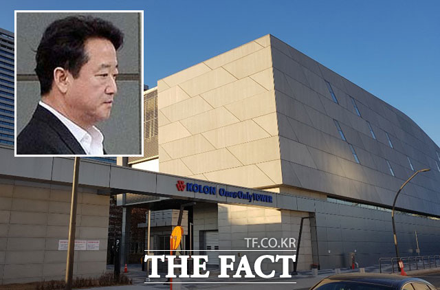 이웅열(왼쪽 위) 전 코오롱 회장이 19년 간 공들인 끝에 개발한 인보사가 예상치 못한 사태로 빛이 바랠 위기에 놓였다. 사진은 코오롱생명과학이 입주해 있는 서울 마곡 원앤온리타워. /더팩트 DB