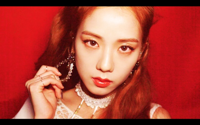 블랙핑크 지수가 컴백을 앞두고 티저영상에서 신비한 분위기를 자아냈다. /YG 엔터테인먼트 제공