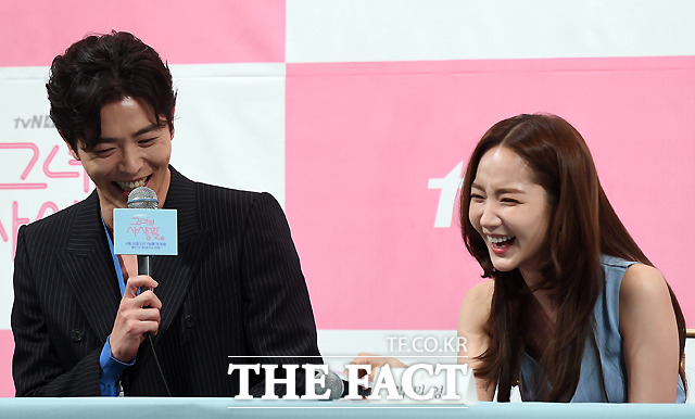 그녀의 사생활은 배우 김재욱, 박민영 주연의 로맨스 코메디 드라마다. 오는 10월 방영 예정. /이새롬 기자