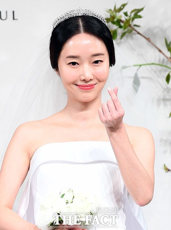 이정현이 7일 결혼식을 올렸다. 남편은 3살 연하 대학병원 정형외과 전문의다. /이동률 기자
