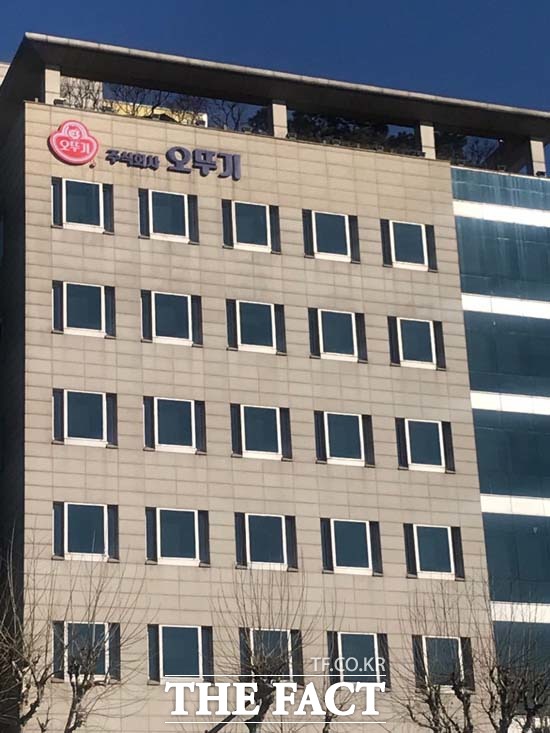 미래에셋대우는 10일 오뚜기가 지속 성장이 가능한 기업이라며 투자의견 매수를 유지했다. /더팩트 DB