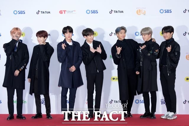 방탄소년단이 미국 빌보드 뮤직 어워드에서 신곡 작은 것들을 위한 시 무대를 펼칠 예정이다. /이선화 기자