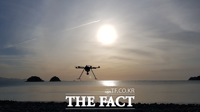 LG유플러슨 이번 해상 작전 실증을 통해 U+스마트드론을 활용한 해상 상황 실시간 대응, 해안 수색 정찰, 고속 침투 상황 대응, 건물 내부 수색, 주둔지 경계, 봉쇄선 내 공중 수색 등을 선보였다.