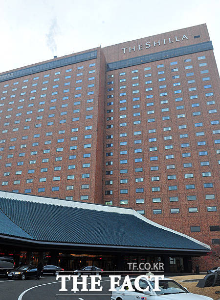 한화투자증권은 18일 호텔신라가 올해 구조적 점유율 상승이 가능할 것이라며 목표주가를 기존 10만8000원에서 13만3000원으로 상향 조정했다. /더팩트 DB