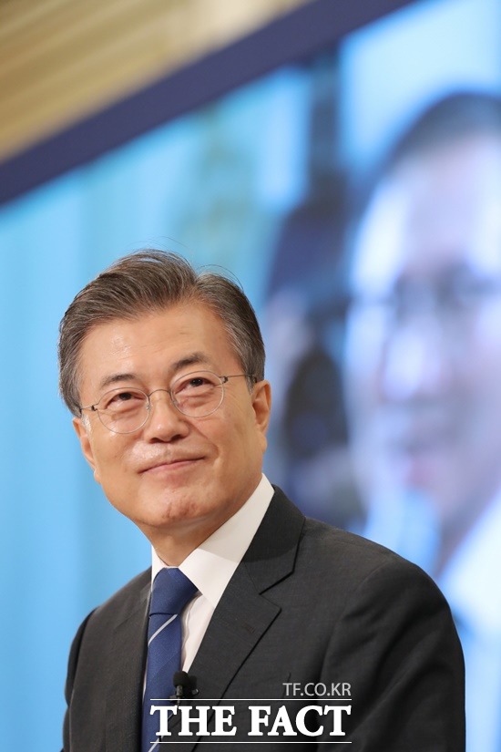 주식 과다 보유 논란 탓에 야당이 격렬히 반대하는 이미선 헌법재판관 후보자에 대한 문재인 대통령의 임명 강행이 임박한 것으로 보인다. /청와대 제공