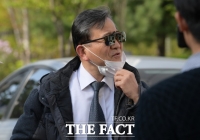  [단독] '칩거' 끝낸 김학의, 6년 만에 포토라인 서나