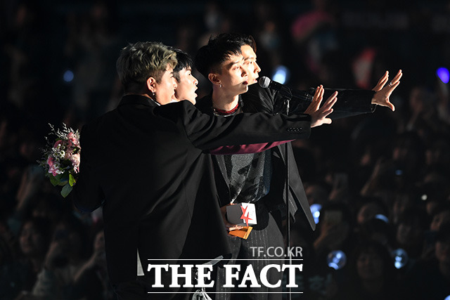슈퍼주니어가 TMA에 참석해 상을 받은 후 많은 사랑과 응원을 부탁드린다며 겸손한 소감을 말했다 /이선화 기자