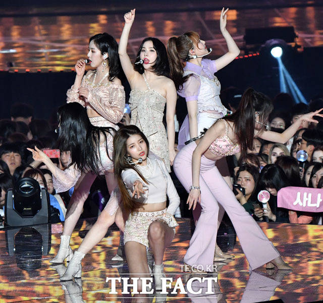 그룹 여자친구가 컴백 계획을 묻는 말에 말을 아꼈다. /임세준 기자