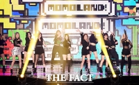  [TMA포토] 모모랜드, '발끝까지 뿜뿜~ 깨발랄 무대!'