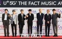 [TMA포토]방탄소년단, '전세계 팬들 심쿵 유발 손인사'