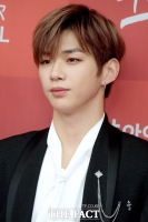  [TMA] 강다니엘, '팬앤스타' 세 부문 수상…20만 팬의 선택