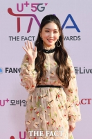  [TMA포토]꽃여신 청하, '봄 느낌 물씬~'