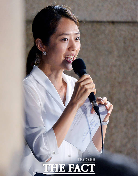 문재인 대통령은 김의겸 전 청와대 대변인 후임으로 고민정 부대변인을 임명했다. 고 대변인은 청와대 세 번째 대변인이면서 문재인 정부 첫 여성 대변인으로 기록됐다. /더팩트DB